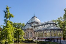 1024px-Palacio_de_Cristal,_Parque_del_Retiro,_Madrid,_España,_2017-05-18,_DD_21.jpg