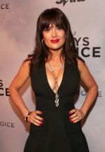 salma-hayek-at-spike-tv-s-guys-choice-awards-in-culver-city_1.jpg