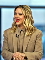 Scarlett_Johansson_at_The_Today_Show_11-13-2023__1_.jpg