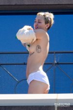 Miley Cyrus 042.jpg