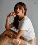 sarah shahi - only natural diamonds winter 2023-2024 (2).jpg