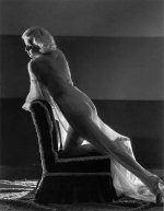 Jean Harlow and photographer George Hurrell, 1933.jpg