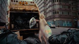 Emma Stone - Fully naked in NY - SNL_9.jpg