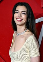 Anne Hathaway 4.jpg