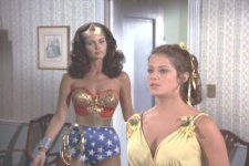 Wonder Woman 1x04 El fabuloso feminum parte 1 DvdRip+Sat+Vhs CAS LAT ENG by Gutichan -  Alack ...jpg