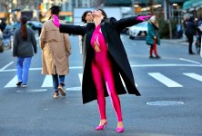 Emily_Ratajkowski_filming_a___Maybelline___commercial_in_Downtown_Manhattan_12-14-2023__7_.jpg