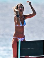 Lady_Victoria_Hervey_in_bikini_on_vacation_at_Sandy_Lane_Hotel_in_Barbados_12-29-2023__4_.jpg