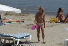 blonde-topless-plage-19.jpg