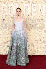 natalie-portman-en-los-globos-de-oro-2024.jpg