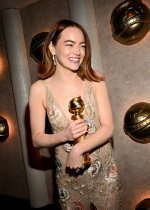 emma-stone-at-golden-globe-awards-2024-8.jpg