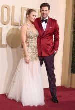 emily-blunt-y-john-krasinski-en-los-globos-de-oro-2024.jpg