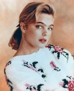 13466792_eleniak3.jpg