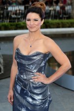 Gina_Carano_Fast_Furious_6_Premieres_London_wd1x_zUM6Lix.jpg