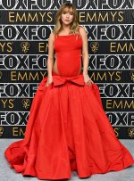 Suki Waterhouse0.jpg