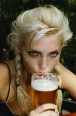 Nadja Auermann.jpg