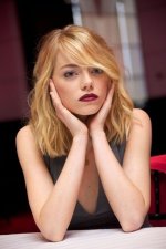 Emma Stone (2).jpg