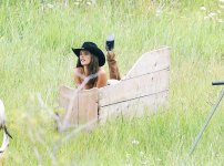 49766114_alessandraambrosio-vsholidaycatalogueinaspen150817-13.jpg