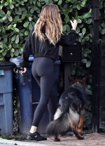 Gisele_Bundchen_out_in_Miami_02-20-2024__2_.jpg