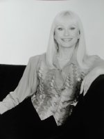 raffaella-carra-popularizo-exitos-inolvidables___Rzab5q1QW_1200x0__1.jpg