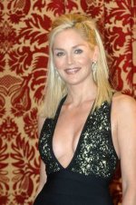 78818_sharon_stone_basic_instinct_2_photocall_7_123_265lo[1].jpg