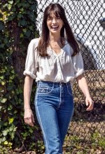 Anne_Hathaway_during___Flowervale_Street___filming_in_LA_03212024__1_.jpg