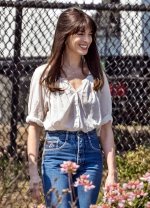 Anne_Hathaway_during___Flowervale_Street___filming_in_LA_03212024__3_.jpg