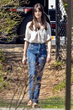 Anne_Hathaway_during___Flowervale_Street___filming_in_LA_03212024__48_.jpg