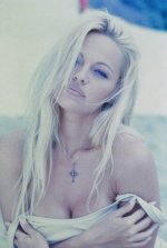10107986_58dd0527ea5f2cca_pamela_anderson_003.jpg