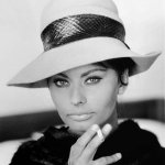 2020-06-06 07.52.32 2325496042948178134_sophialoren.jpg