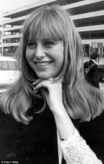693179513_SusanGeorge8_780_468x739_122_203lo[1].jpg