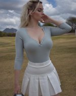 Golfer-Paige-Spiranac-04.jpg