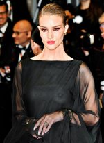 Rosie Huntington-Whiteley 02.jpg