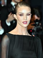 Rosie Huntington-Whiteley 03.jpg