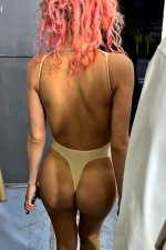 Bianca_Censori_leaves_the_Prototype_Show_in_Paris_06-19-2024__11_.jpg