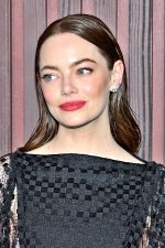 479950975_emma-stone-kind-of-kindness-premiere-in-new-york-032.jpg