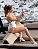 Jennifer Lopez 3.jpg