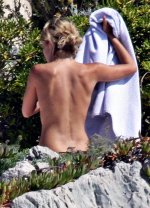 Sienna-Miller-topless-pool-at_the_Eden_Roc_hotel_20.jpg