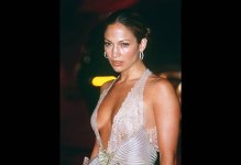 1108_jennifer_lopez_g3_ced.jpg_1121220956[1].jpg