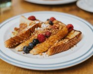 THEME_FOOD_FRENCH_TOAST_GettyImages-1321032058-820x656.jpg