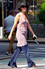 Jennifer_Lawrence_Out_and_about_in_the_West_Village__New_York_07-19-2024__3_.jpg